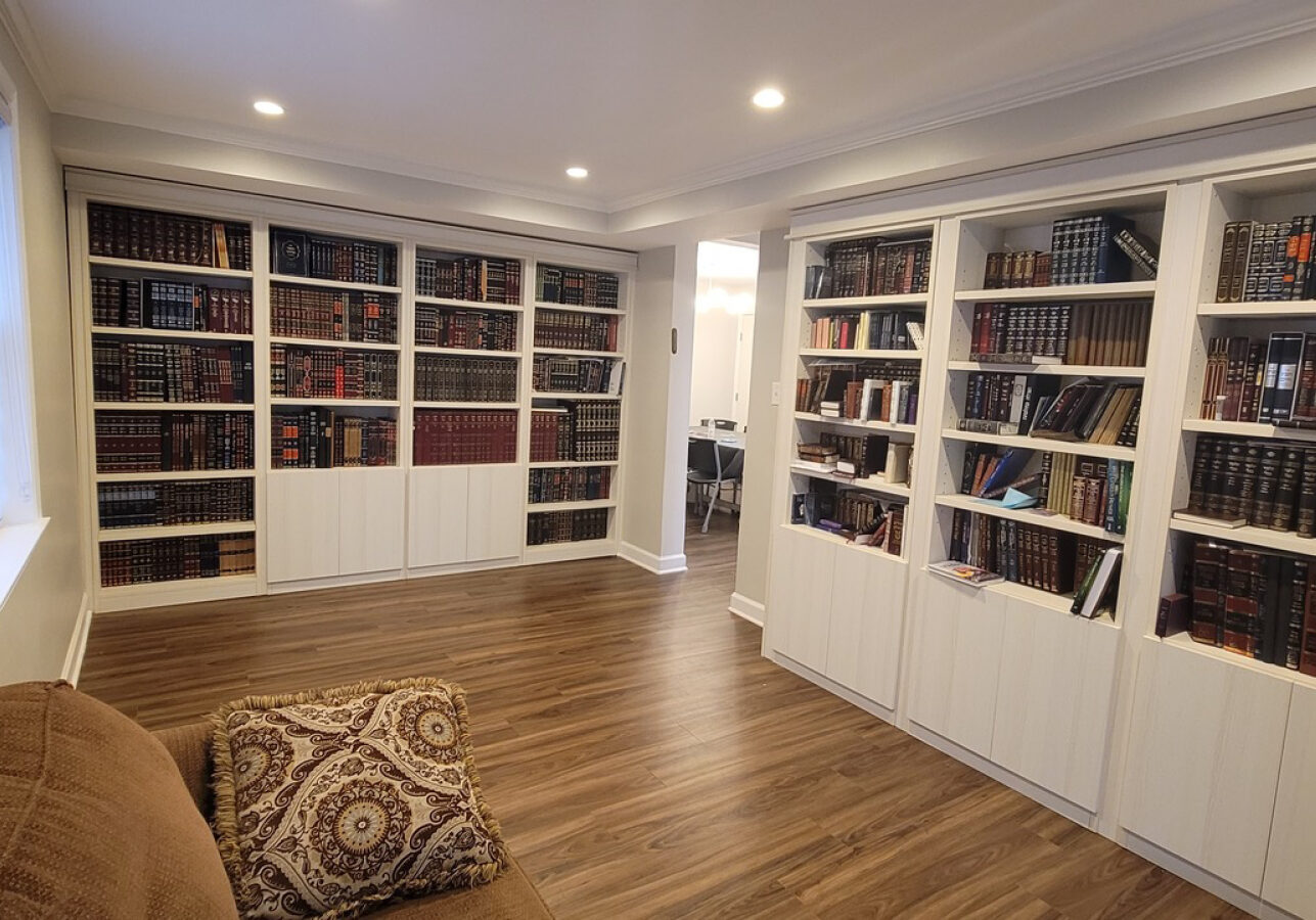 seforim shrank in house