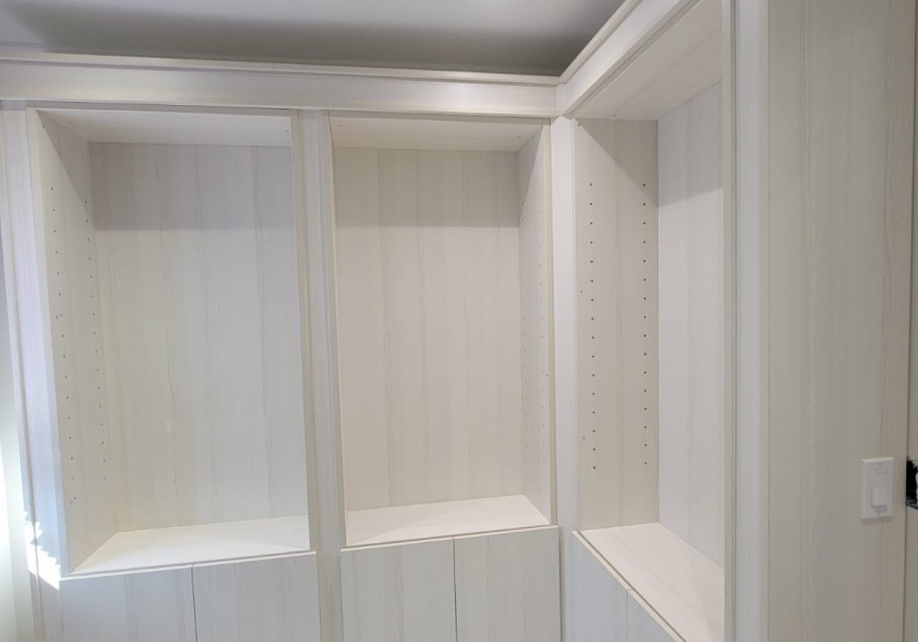 custom shelves for seforim